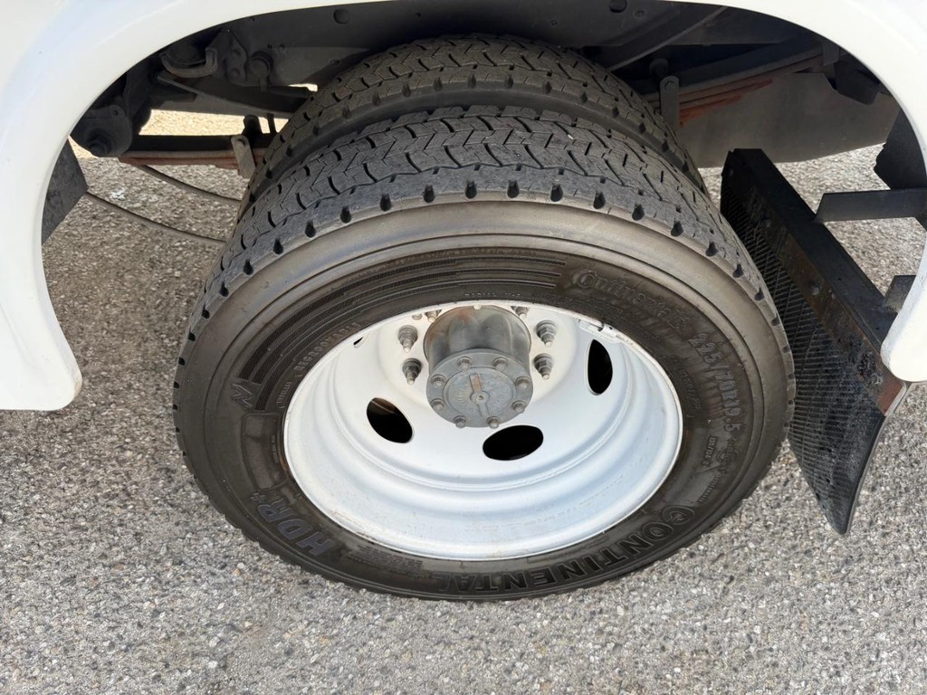 Ford F-550 Vehicle Full-screen Gallery Image 54