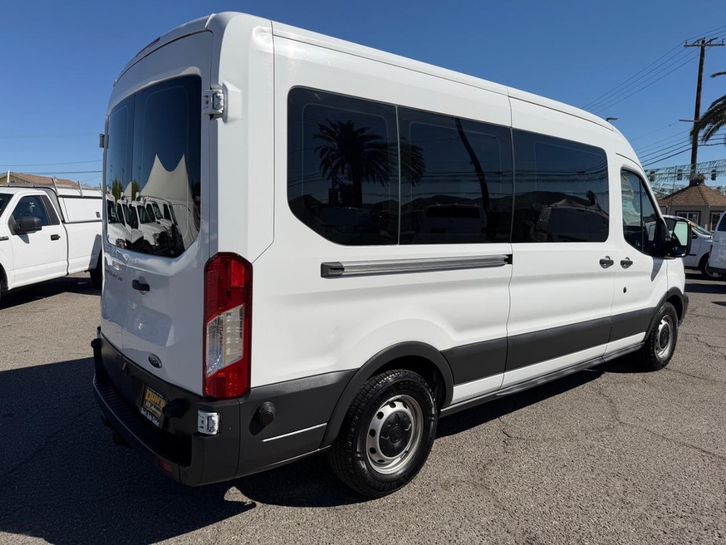 Ford Transit 350 Vehicle Full-screen Gallery Image 06