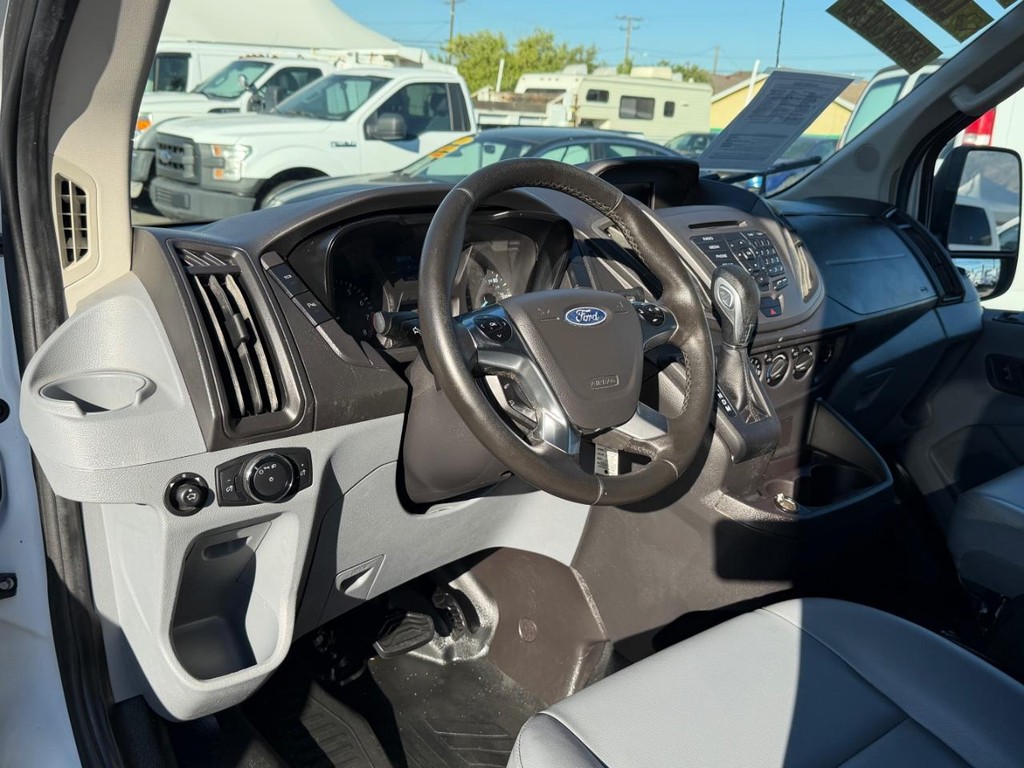 Ford Transit 350 Vehicle Full-screen Gallery Image 16