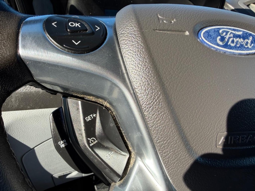 Ford Transit 350 Vehicle Full-screen Gallery Image 28