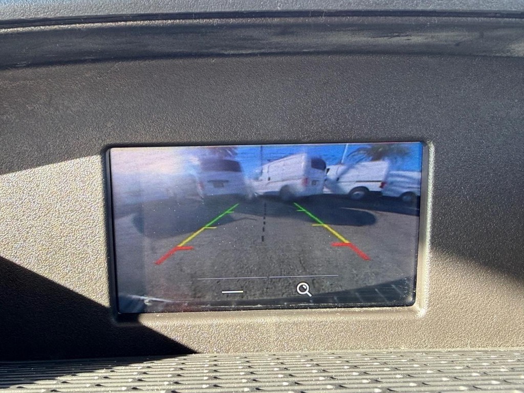 Ford Transit 350 Vehicle Full-screen Gallery Image 44