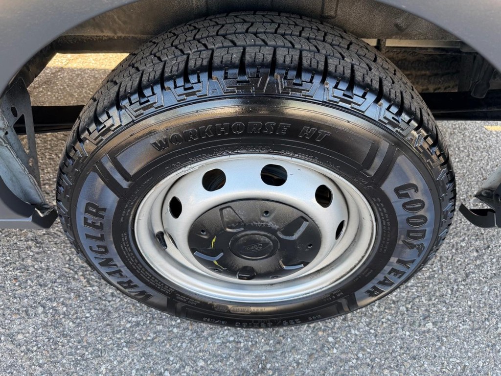 Ford Transit 350 Vehicle Full-screen Gallery Image 49