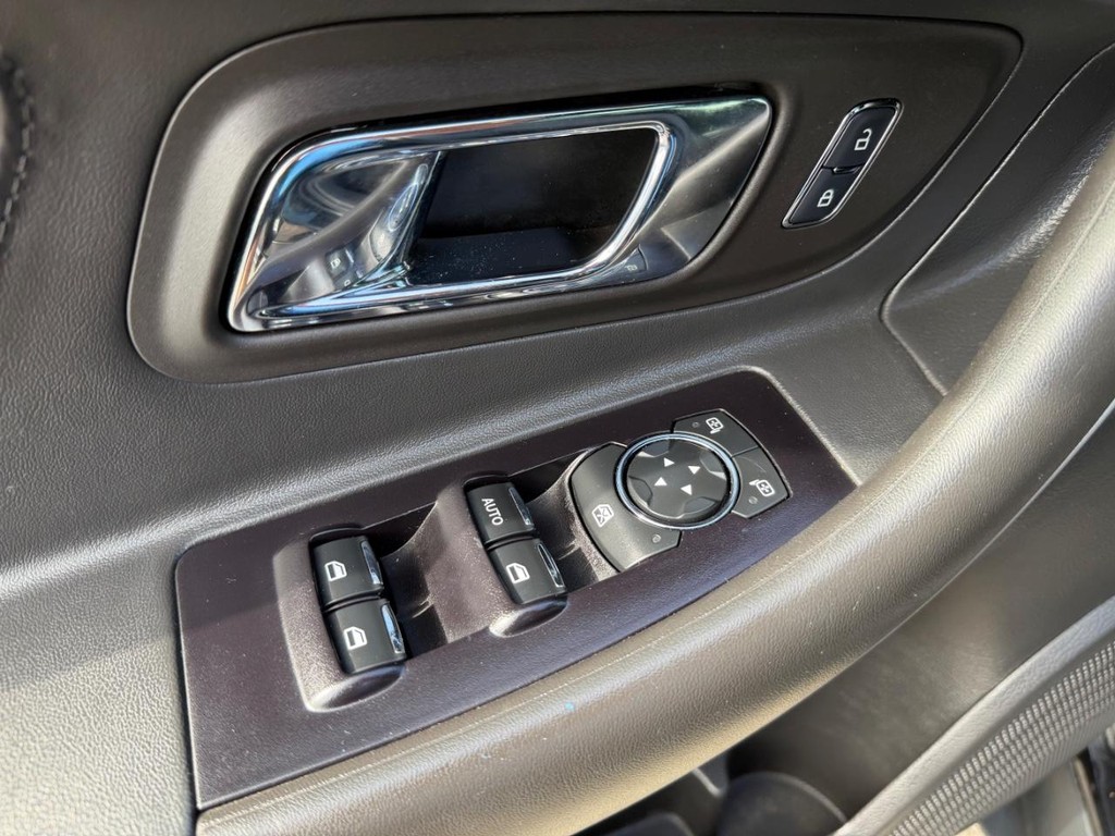 Ford Taurus Vehicle Full-screen Gallery Image 28