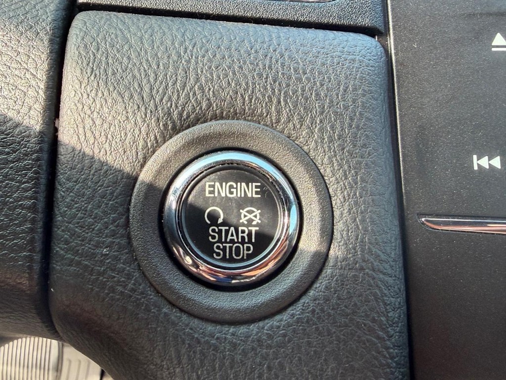 Ford Taurus Vehicle Full-screen Gallery Image 32