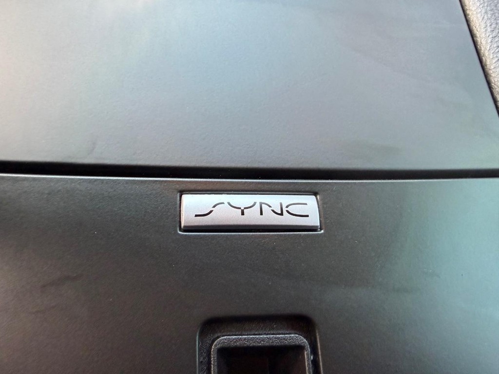 Ford Taurus Vehicle Full-screen Gallery Image 38