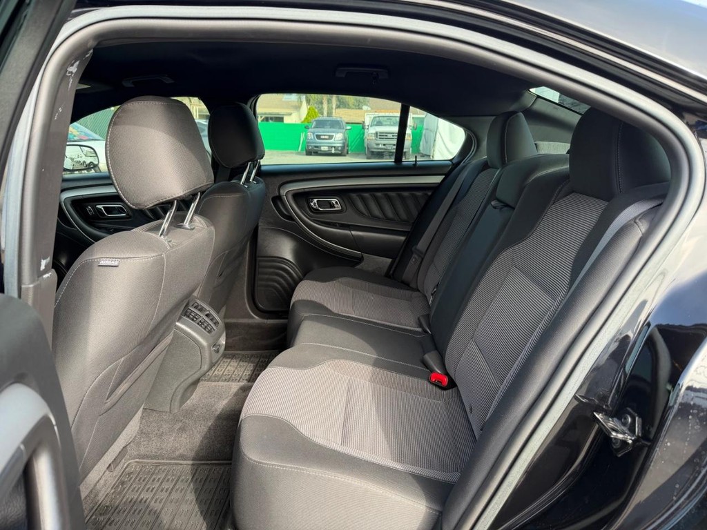 Ford Taurus Vehicle Full-screen Gallery Image 42