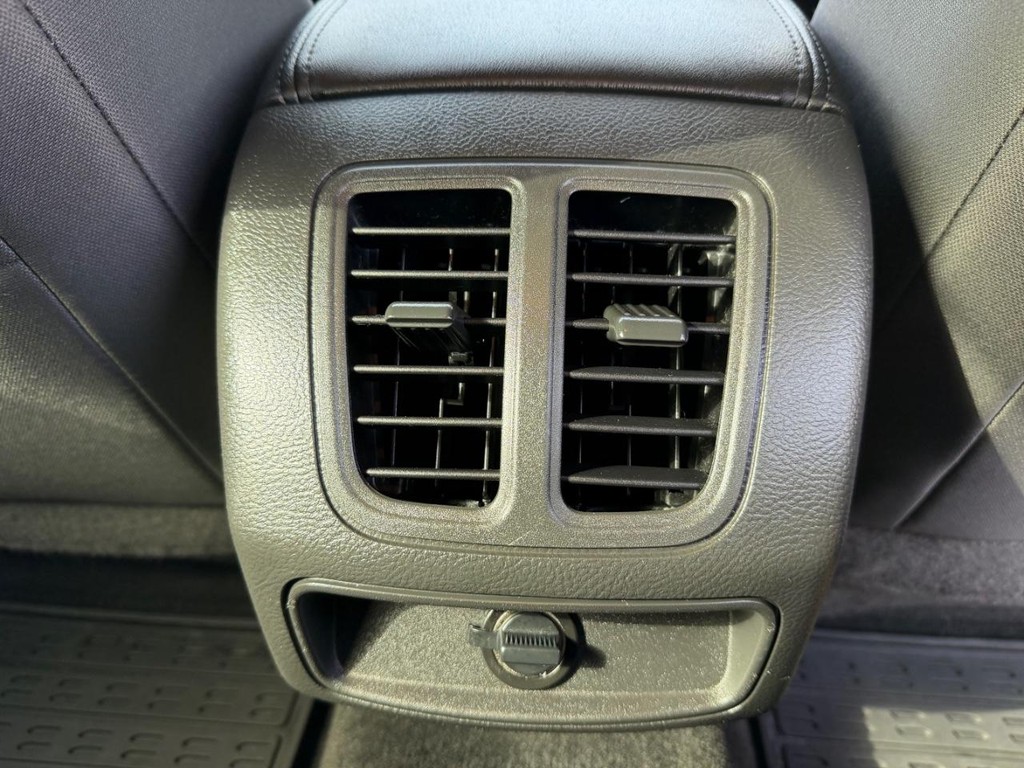 Ford Taurus Vehicle Full-screen Gallery Image 43