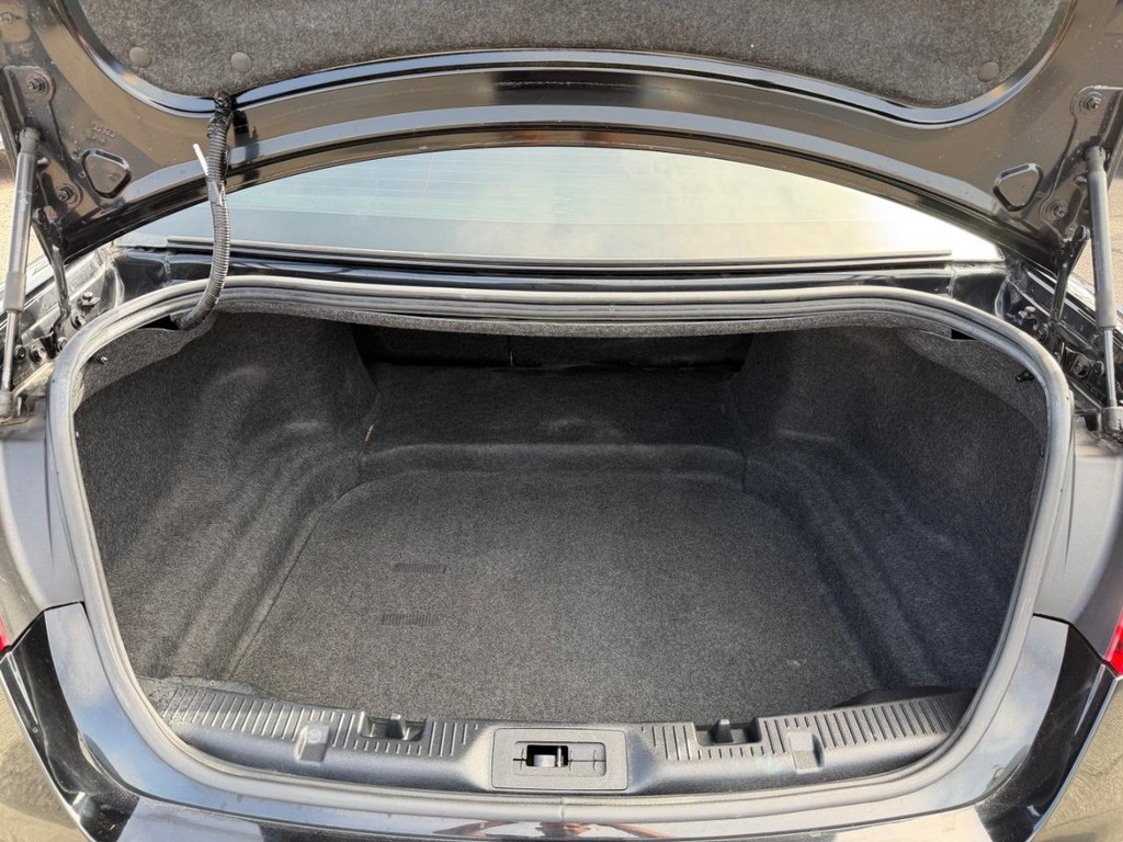 Ford Taurus Vehicle Full-screen Gallery Image 45