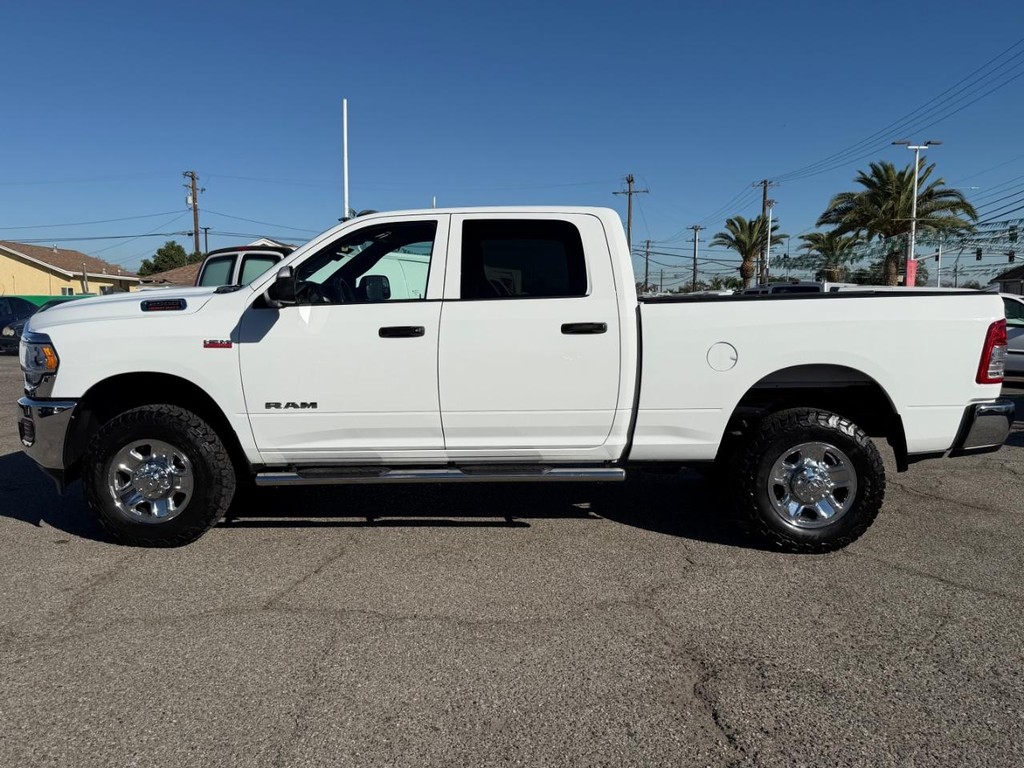 Ram 2500 Vehicle Full-screen Gallery Image 09