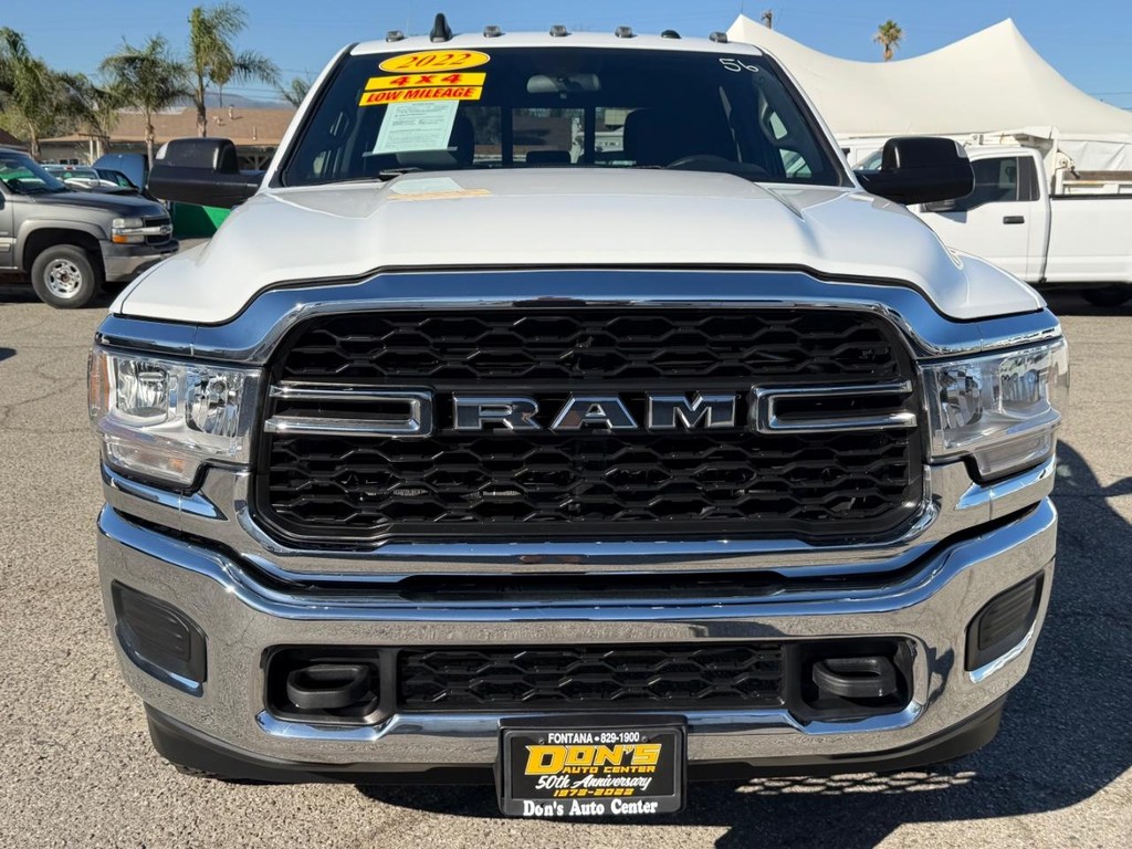 Ram 2500 Vehicle Full-screen Gallery Image 12