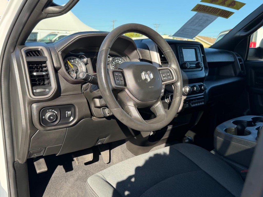 Ram 2500 Vehicle Full-screen Gallery Image 15
