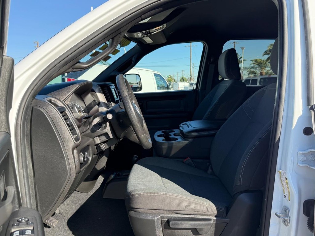 Ram 2500 Vehicle Full-screen Gallery Image 16