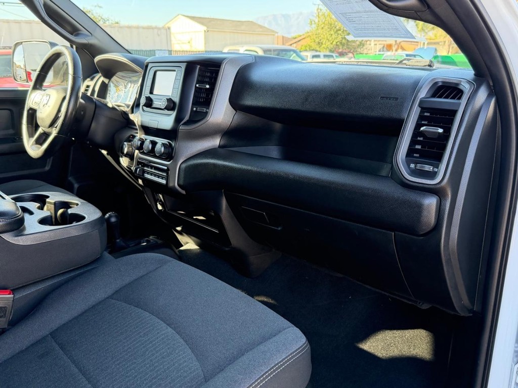 Ram 2500 Vehicle Full-screen Gallery Image 19