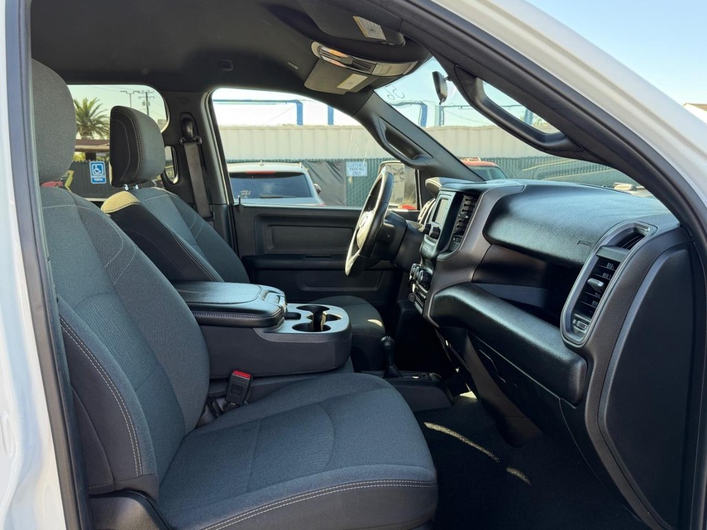 Ram 2500 Vehicle Full-screen Gallery Image 20