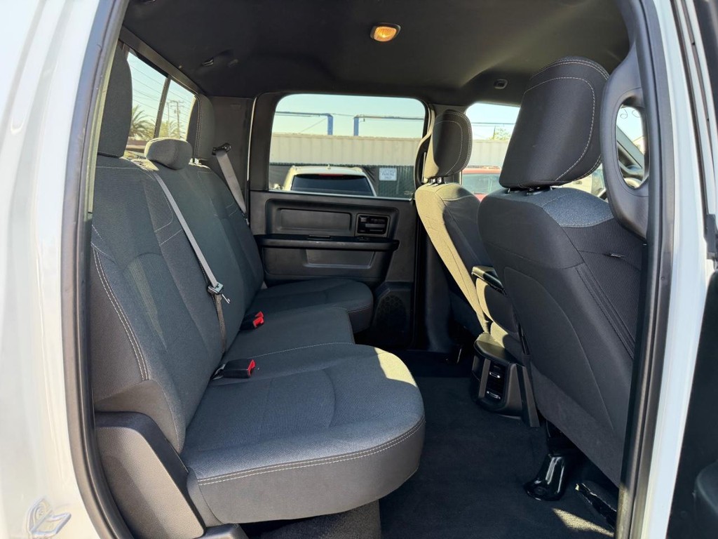 Ram 2500 Vehicle Full-screen Gallery Image 30