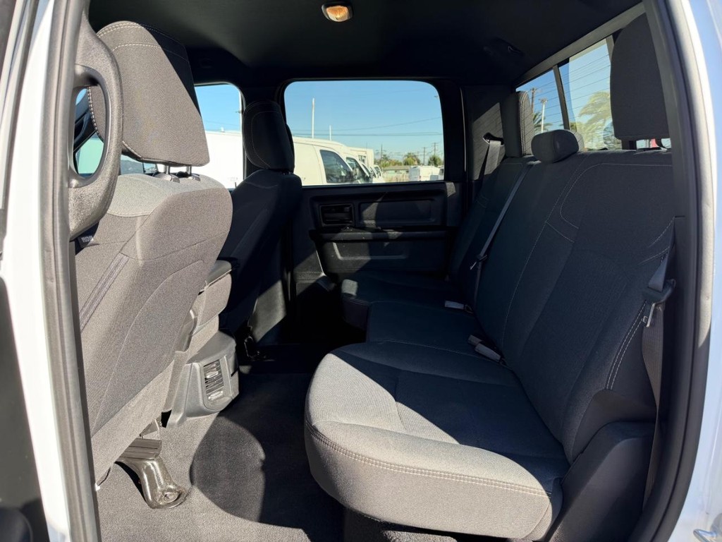 Ram 2500 Vehicle Full-screen Gallery Image 32