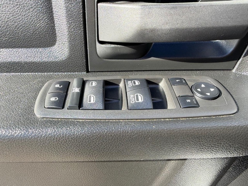 Ram 2500 Vehicle Full-screen Gallery Image 34