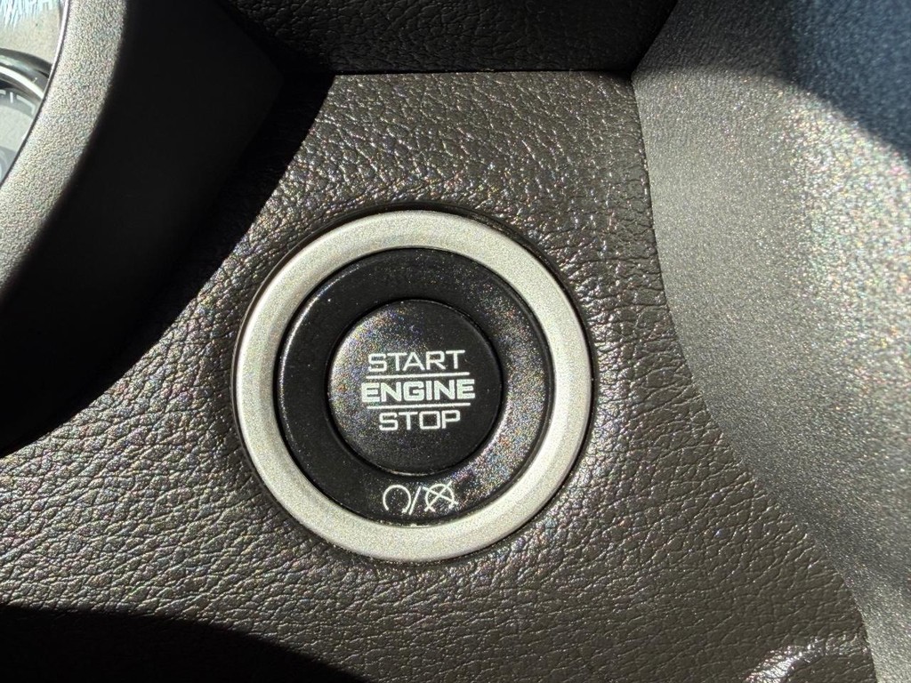 Ram 2500 Vehicle Full-screen Gallery Image 38