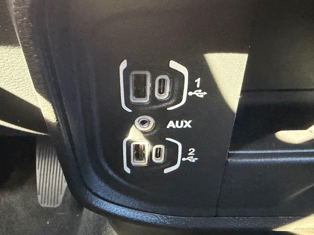 Ram 2500 Vehicle Full-screen Gallery Image 43