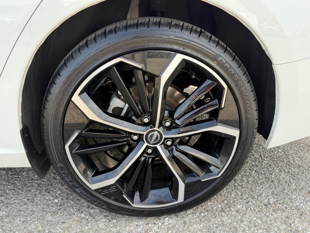 Nissan Altima Vehicle Full-screen Gallery Image 49