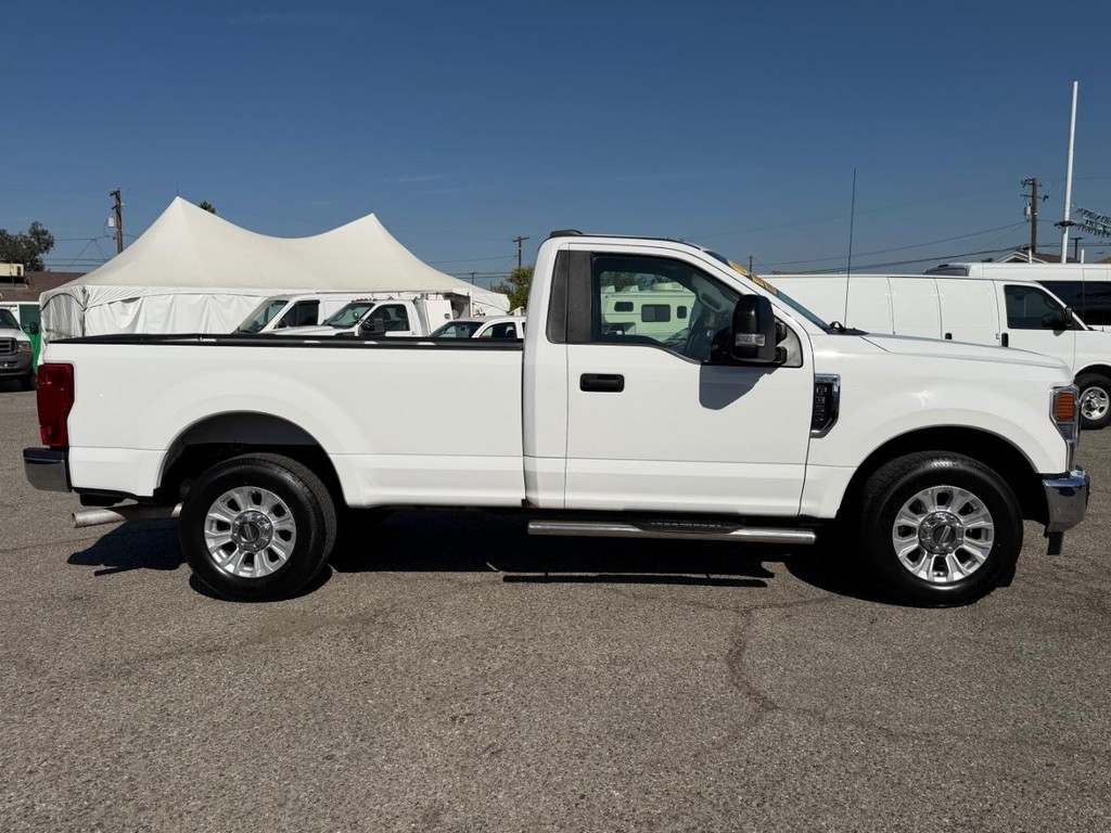 Ford F-350 Vehicle Full-screen Gallery Image 05
