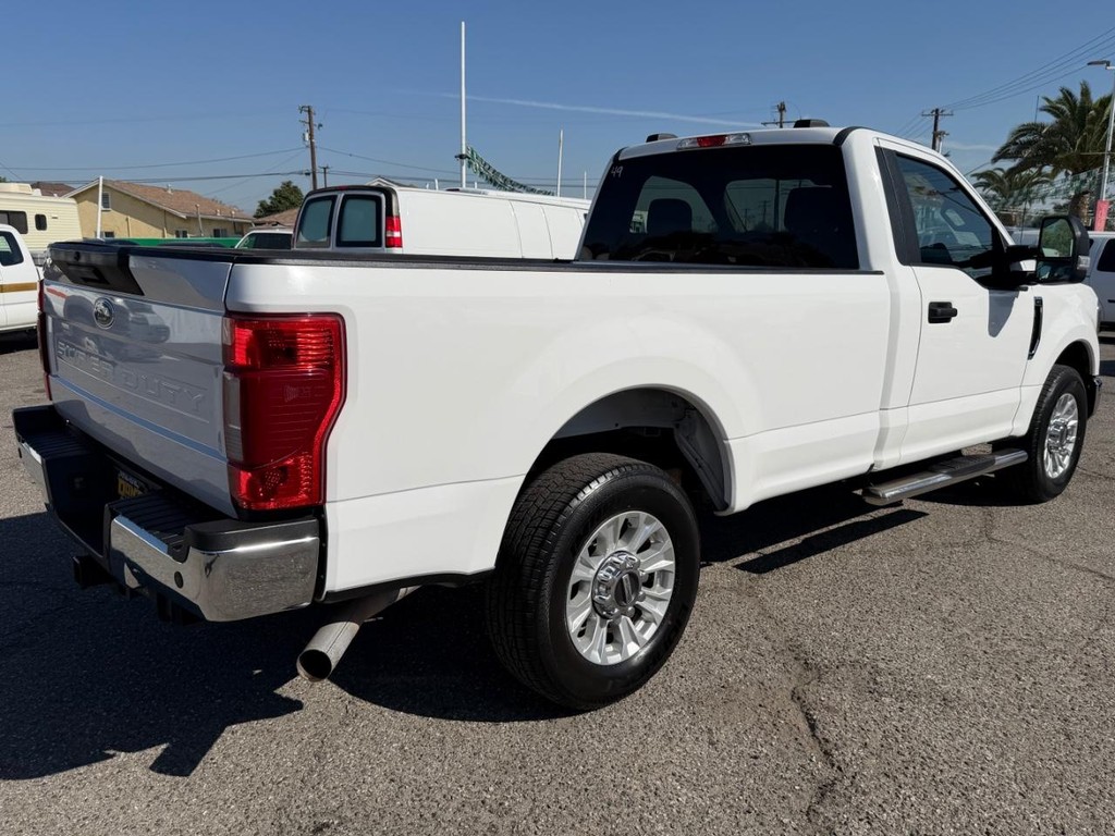 Ford F-350 Vehicle Full-screen Gallery Image 06