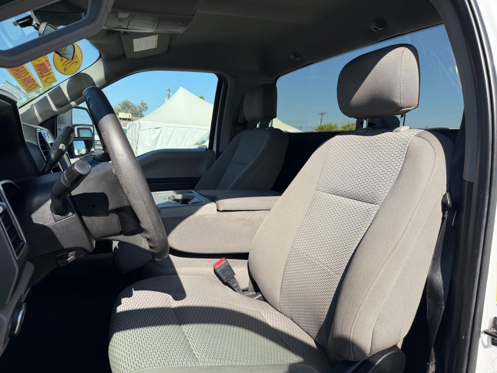 Ford F-350 Vehicle Full-screen Gallery Image 18