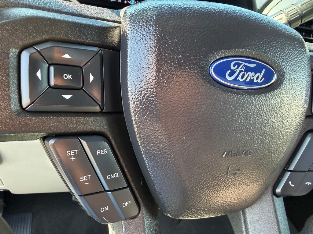 Ford F-350 Vehicle Full-screen Gallery Image 29