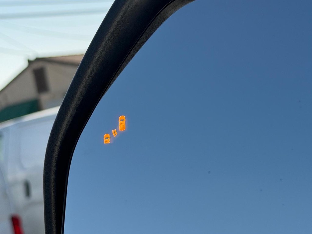 Ford F-350 Vehicle Full-screen Gallery Image 34