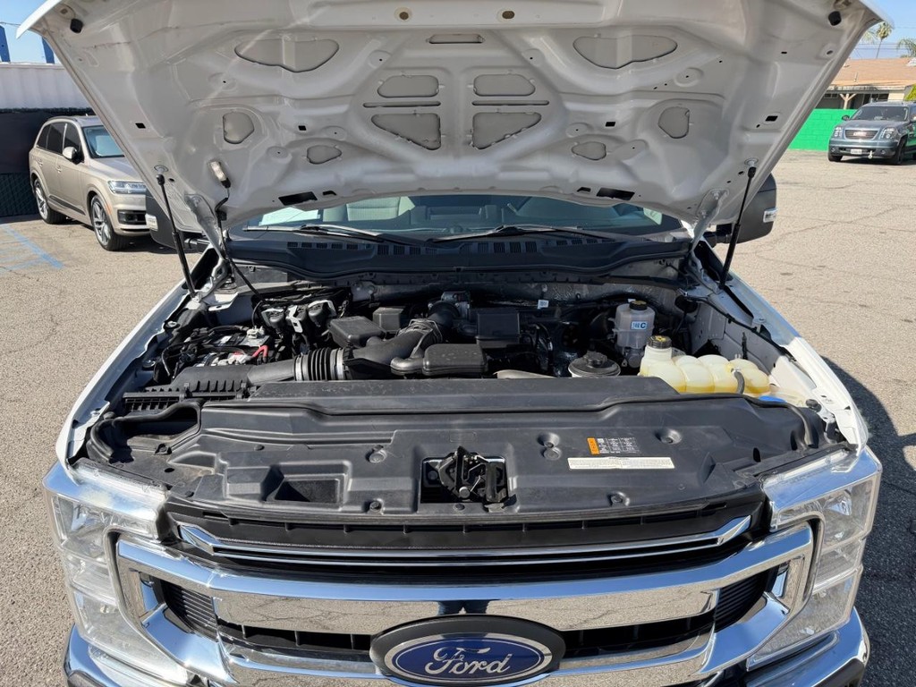 Ford F-350 Vehicle Full-screen Gallery Image 42