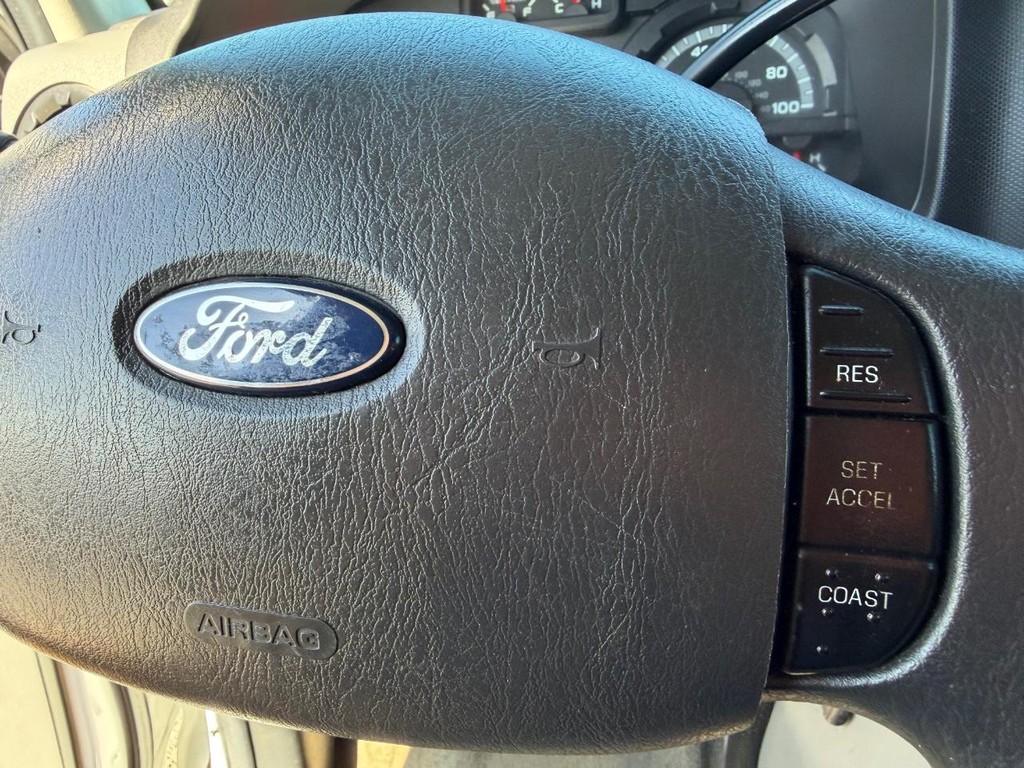 Ford E-350 Mobile Office Vehicle Full-screen Gallery Image 30