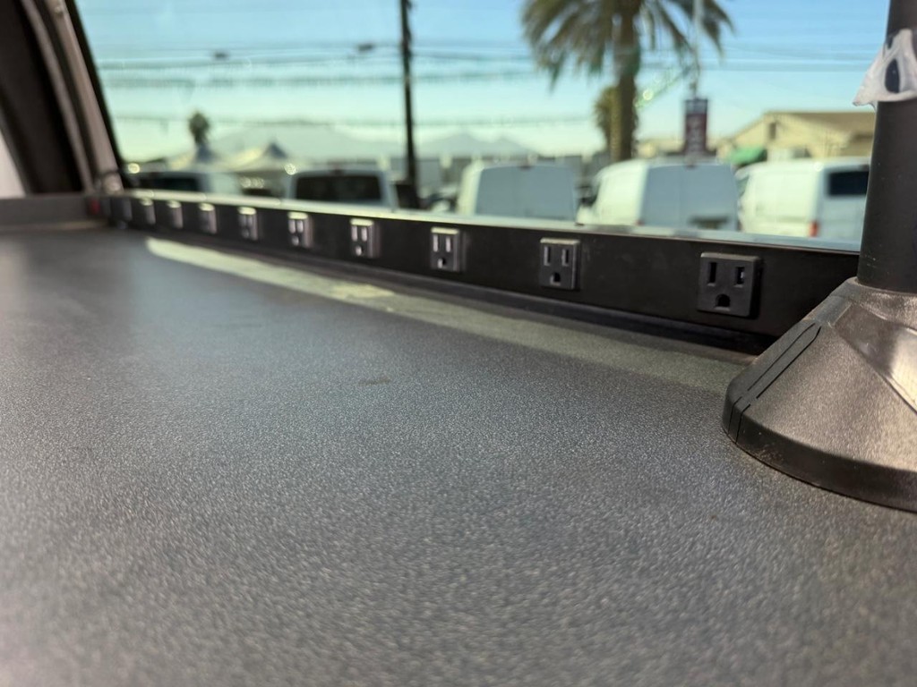 Ford E-350 Mobile Office Vehicle Full-screen Gallery Image 47