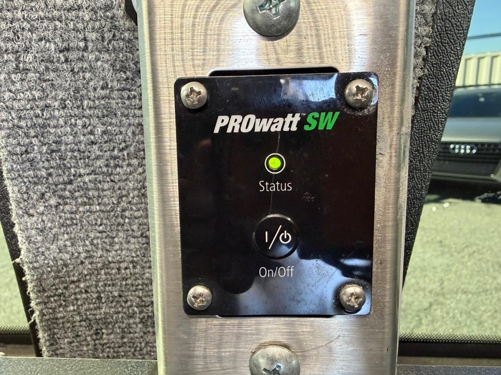 Ford E-350 Mobile Office Vehicle Full-screen Gallery Image 48