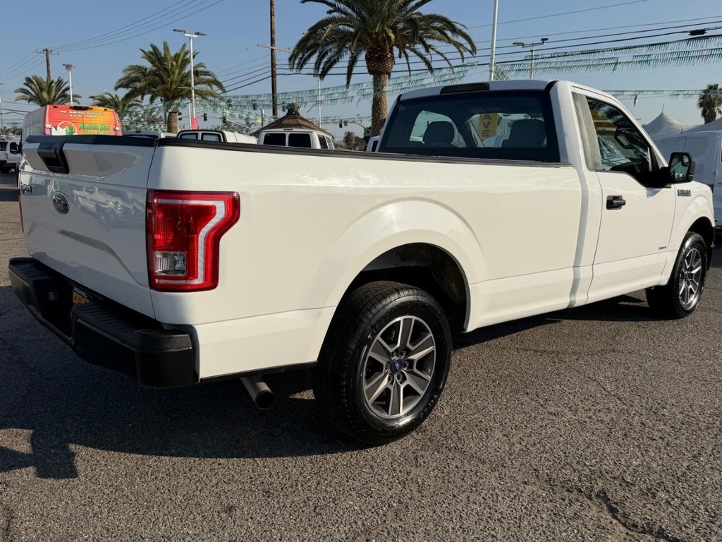 Ford F-150 Vehicle Full-screen Gallery Image 06