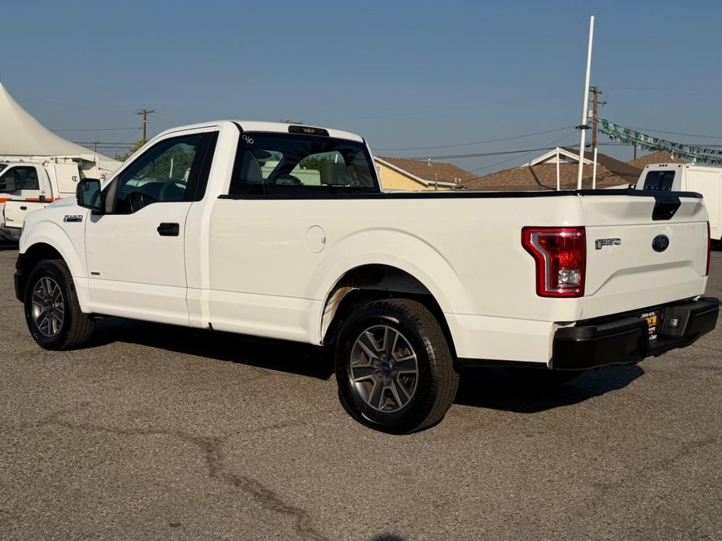 Ford F-150 Vehicle Full-screen Gallery Image 09