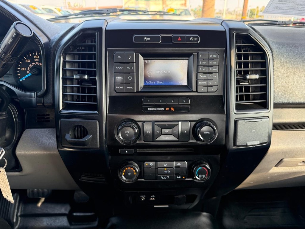 Ford F-150 Vehicle Full-screen Gallery Image 17