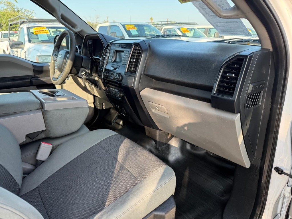 Ford F-150 Vehicle Full-screen Gallery Image 20