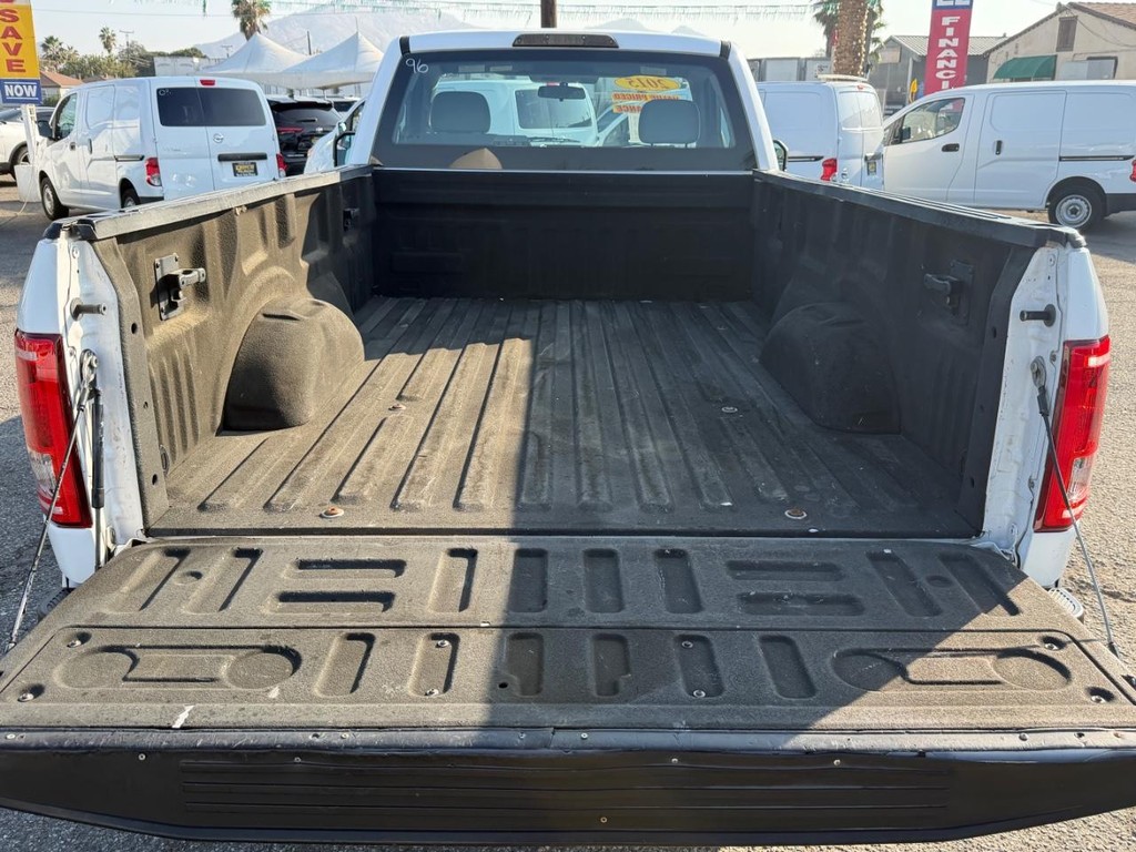 Ford F-150 Vehicle Full-screen Gallery Image 29