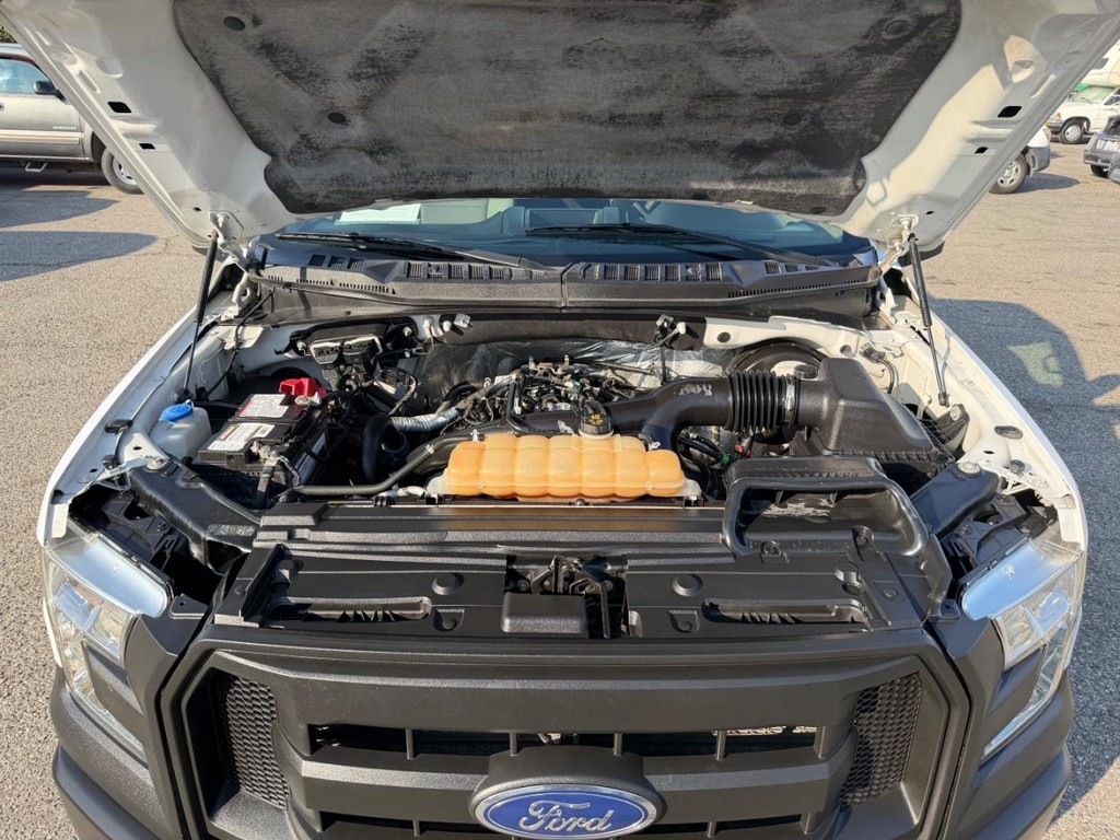 Ford F-150 Vehicle Full-screen Gallery Image 31