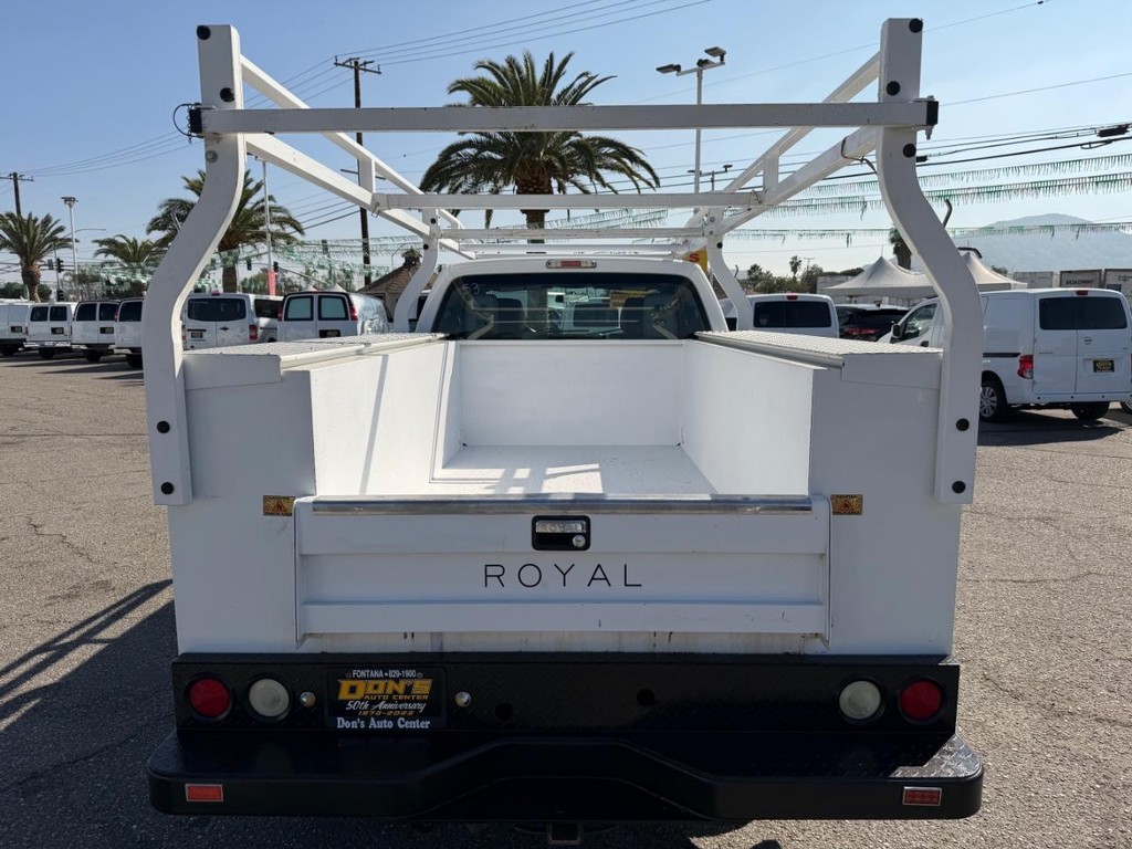 Ford F-250 Vehicle Full-screen Gallery Image 08