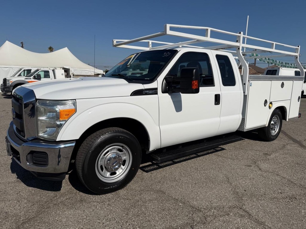 Ford F-250 Vehicle Full-screen Gallery Image 12