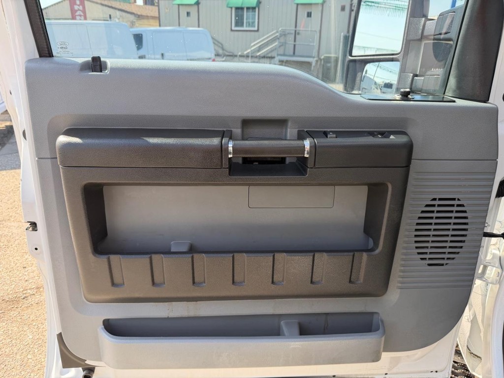 Ford F-250 Vehicle Full-screen Gallery Image 22