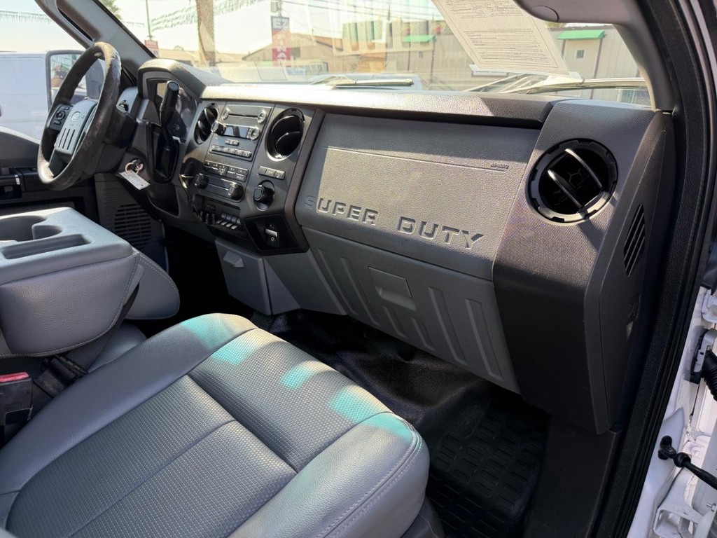 Ford F-250 Vehicle Full-screen Gallery Image 28