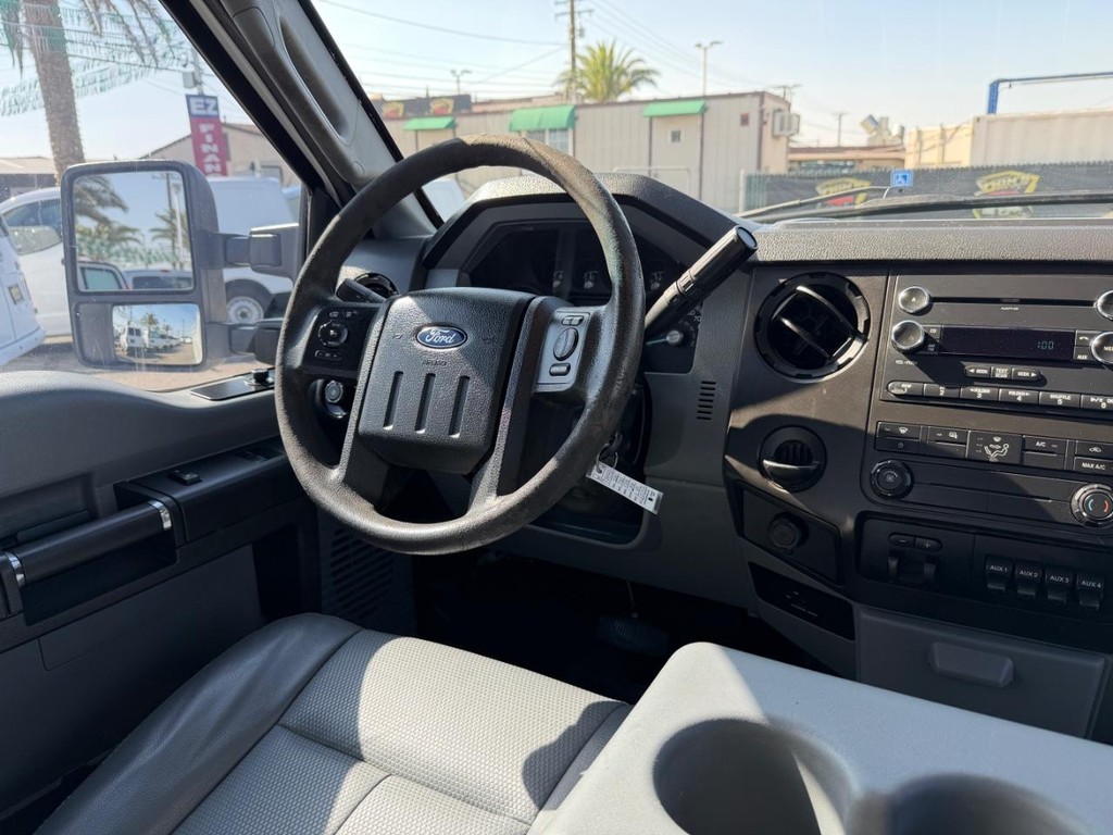 Ford F-250 Vehicle Full-screen Gallery Image 33