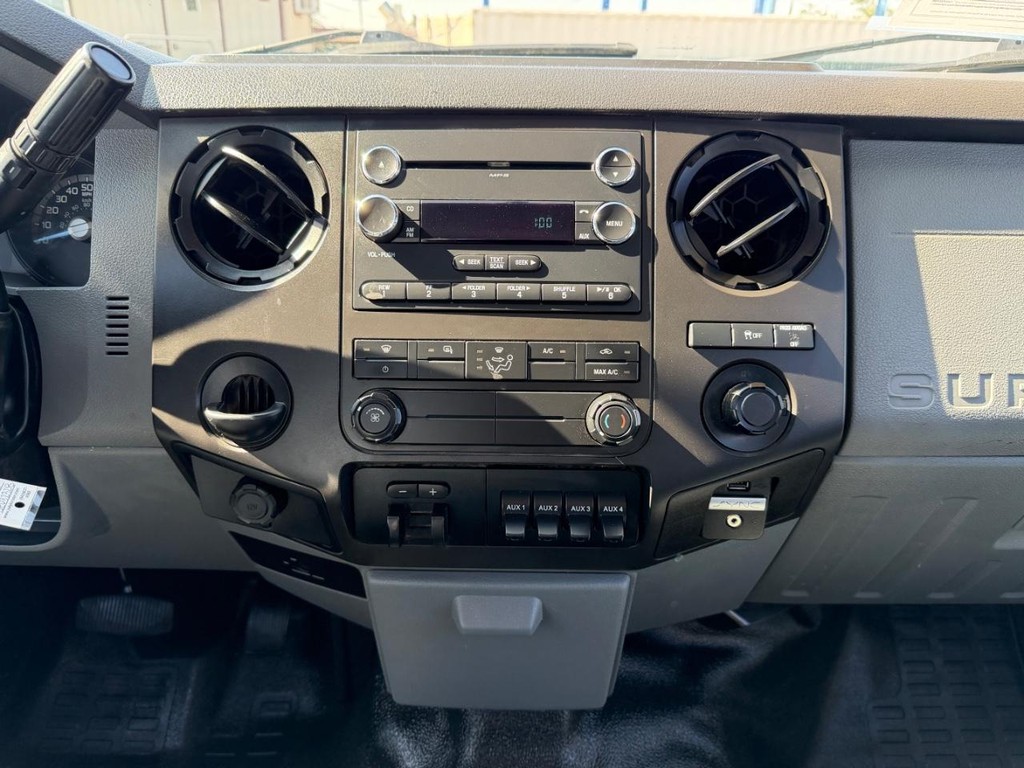 Ford F-250 Vehicle Full-screen Gallery Image 34