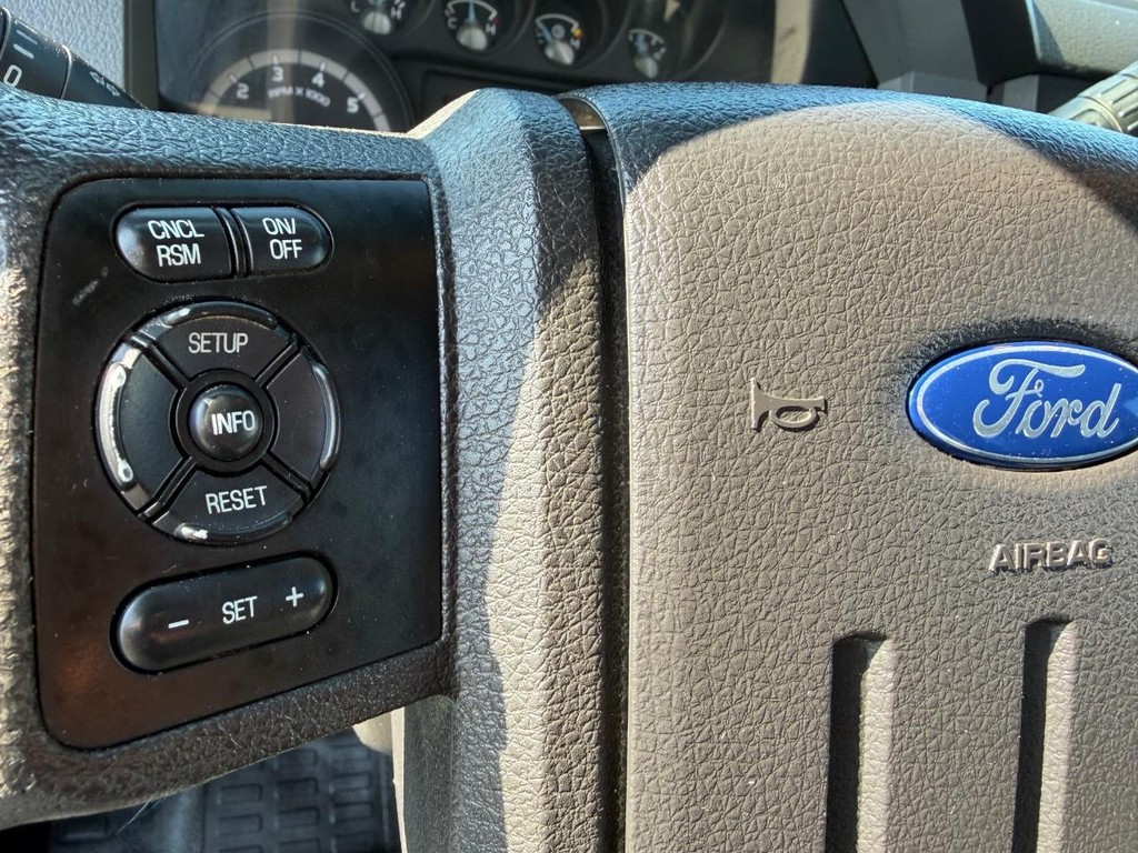 Ford F-250 Vehicle Full-screen Gallery Image 36