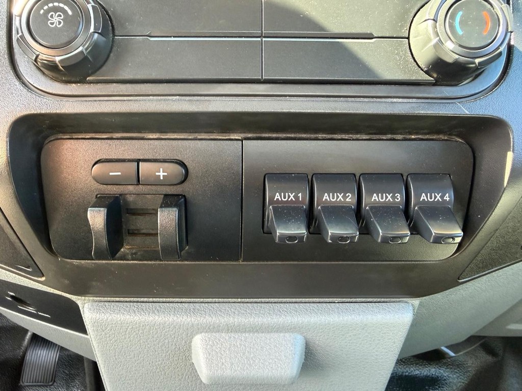 Ford F-250 Vehicle Full-screen Gallery Image 40