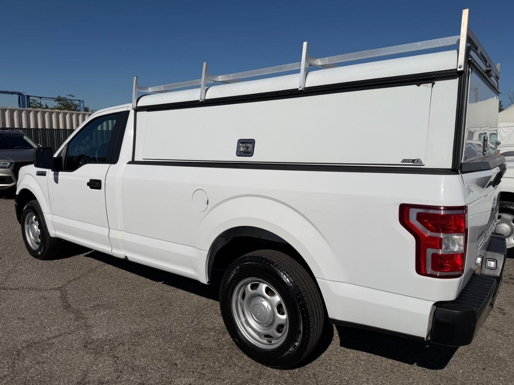 Ford F-150 Vehicle Full-screen Gallery Image 09