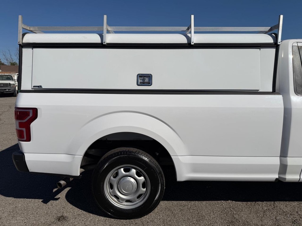 Ford F-150 Vehicle Full-screen Gallery Image 15