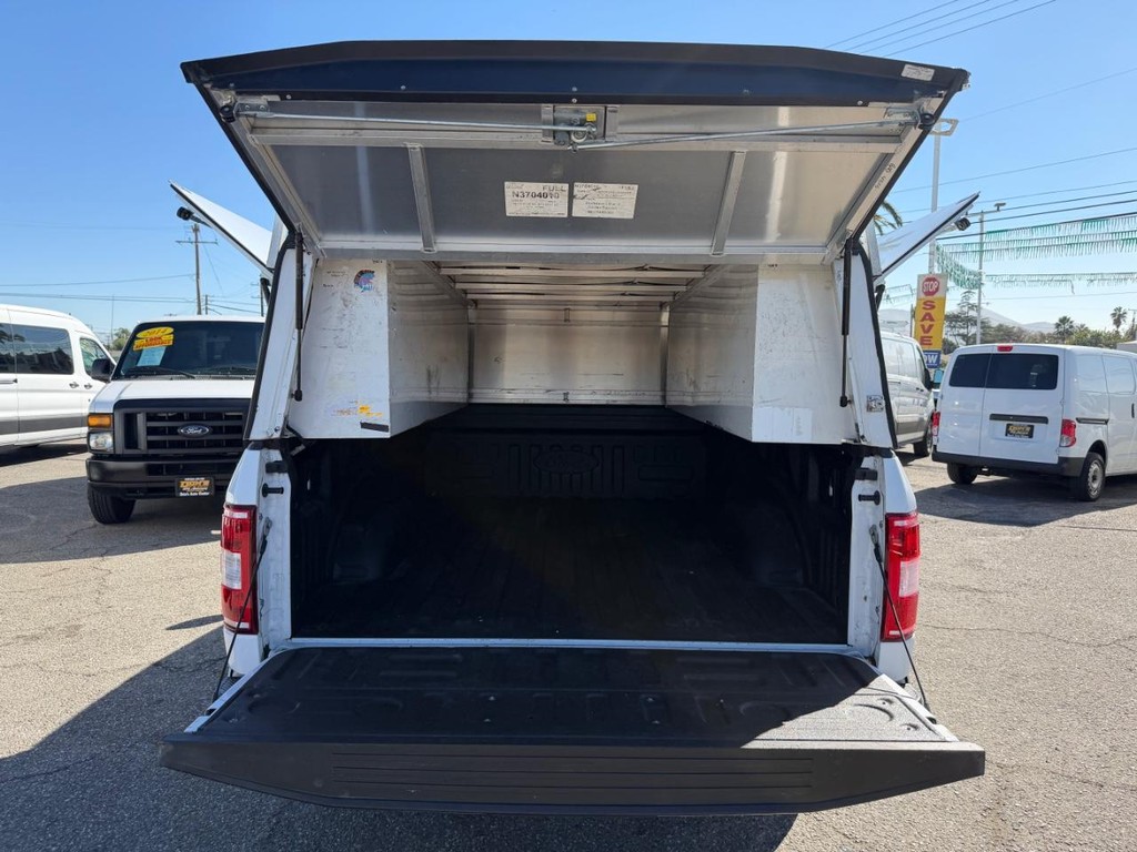 Ford F-150 Vehicle Full-screen Gallery Image 18